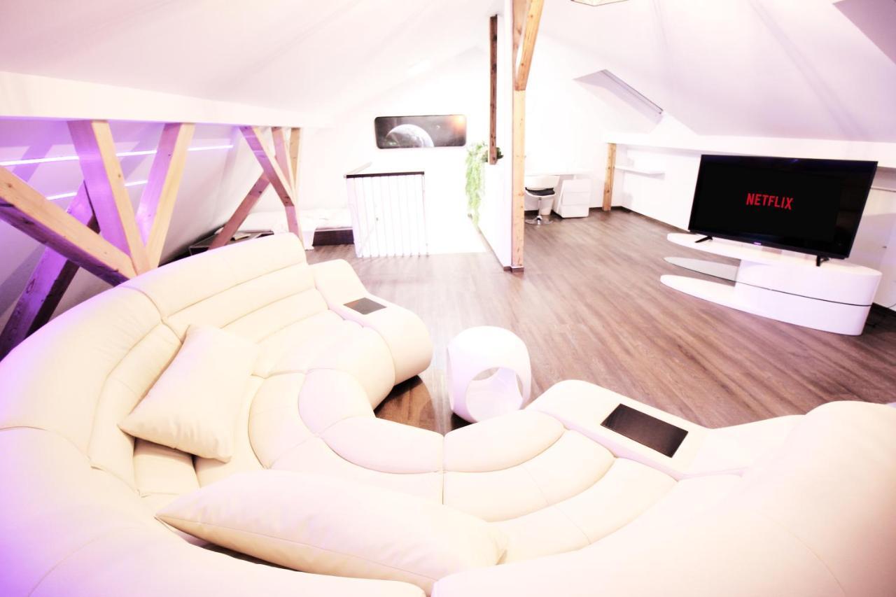 Secret Hideaways Space Loft Wohndesign Auf 2 Etagen L 450M Bis Uni Duisbourg Extérieur photo